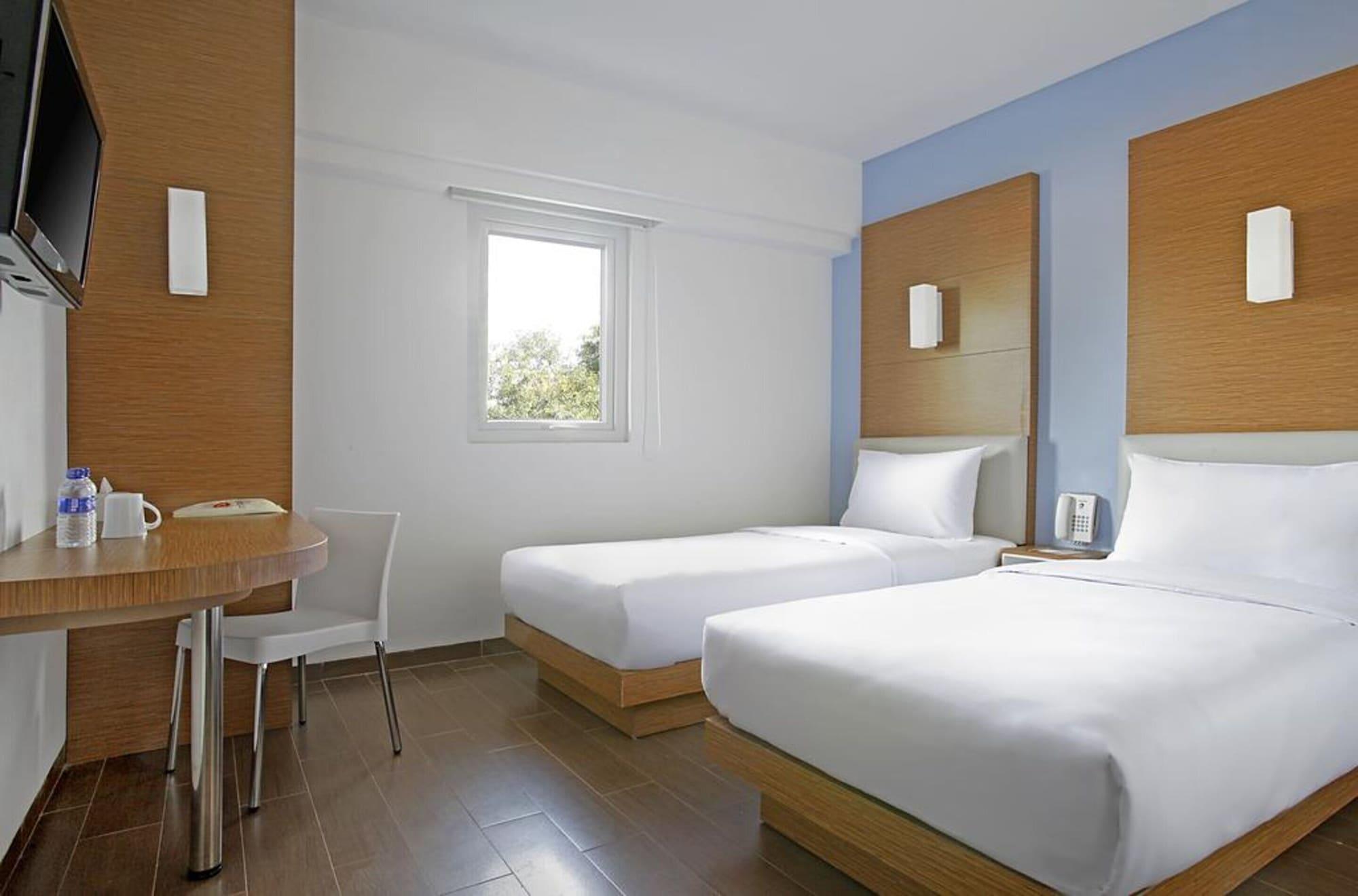 Amaris Hotel Senen Джакарта Екстериор снимка