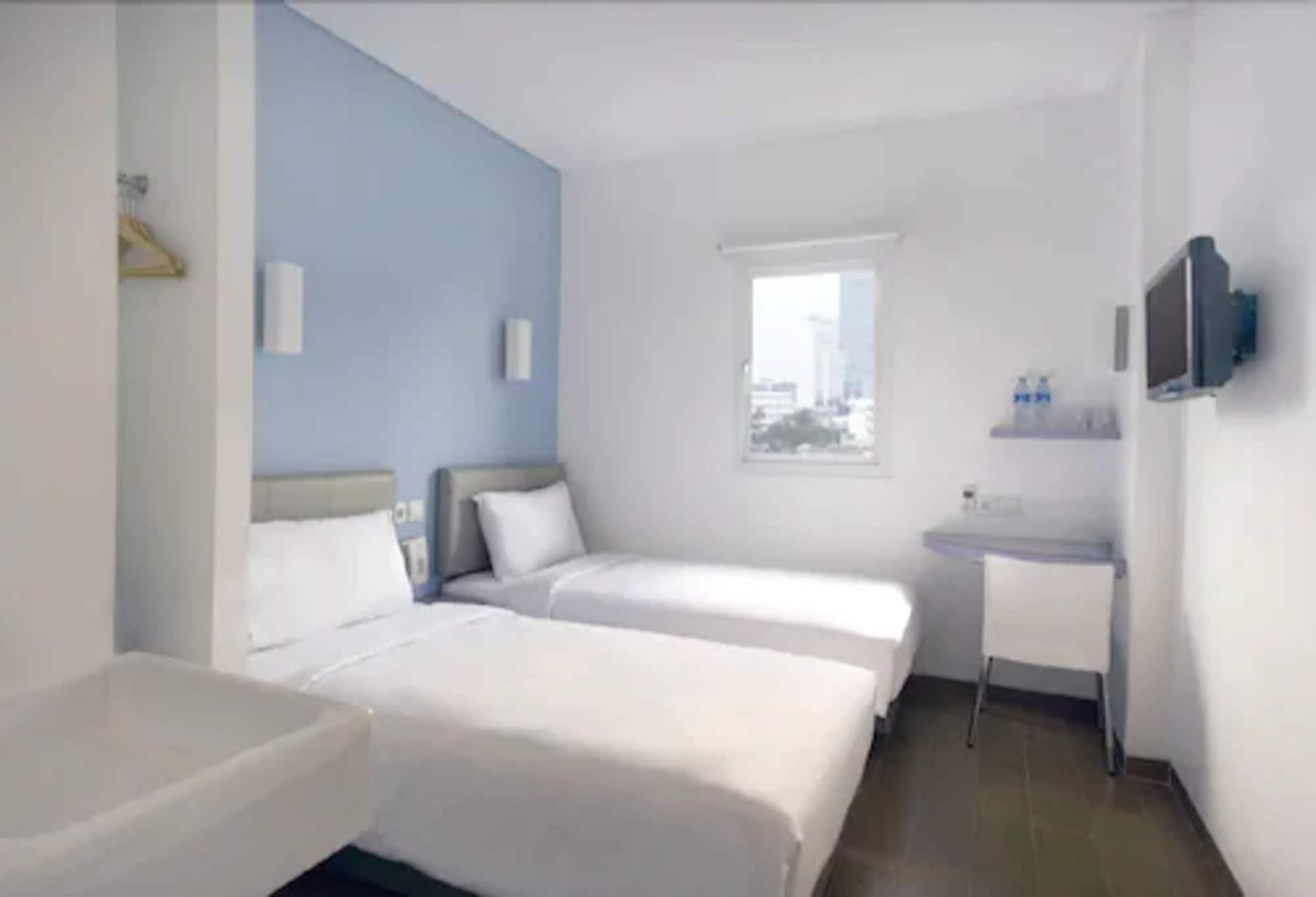Amaris Hotel Senen Джакарта Стая снимка