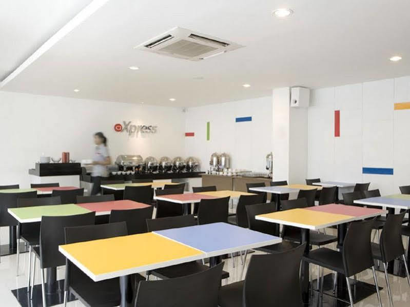 Amaris Hotel Senen Джакарта Екстериор снимка